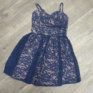 Lace navy and nude sweetheart neckline dress size 4/5